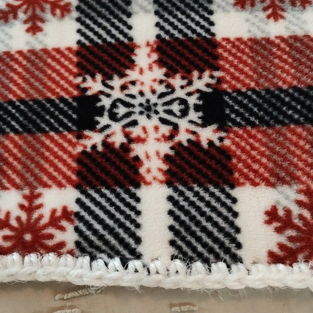 Ultra-Lux Hand Crocheted Edge Fleece Throw for Beds, Couches, Chairs, 72